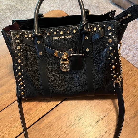 Authentic Michael Kors black handbag - Picture 1 of 1